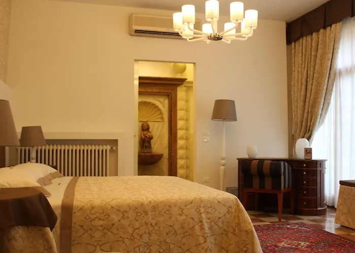 Bed & Breakfast Domus Dotti V 2*